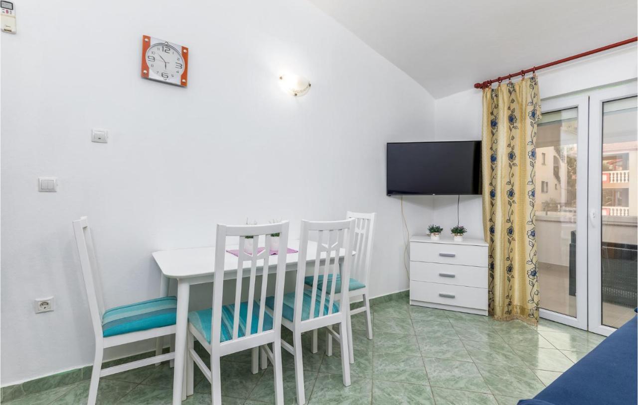 1 Bedroom Awesome In *