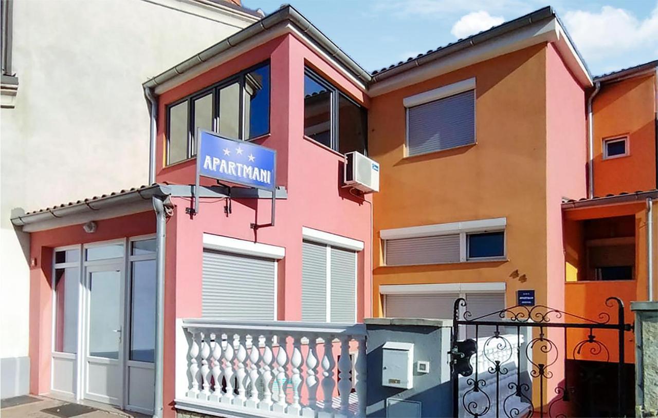 Apartment 1 Bedroom Awesome In *